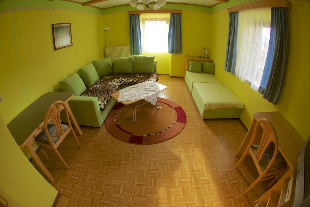 Haus Stoeffler Apartment Reisach ห้อง รูปภาพ