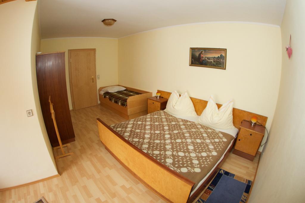 Haus Stoeffler Apartment Reisach ห้อง รูปภาพ