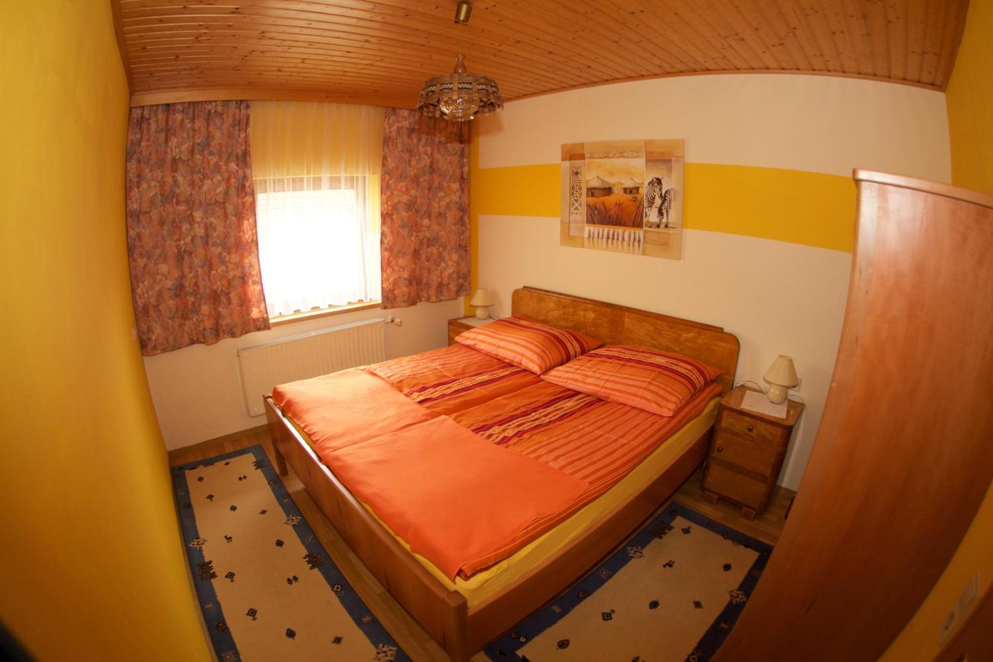 Haus Stoeffler Apartment Reisach ภายนอก รูปภาพ